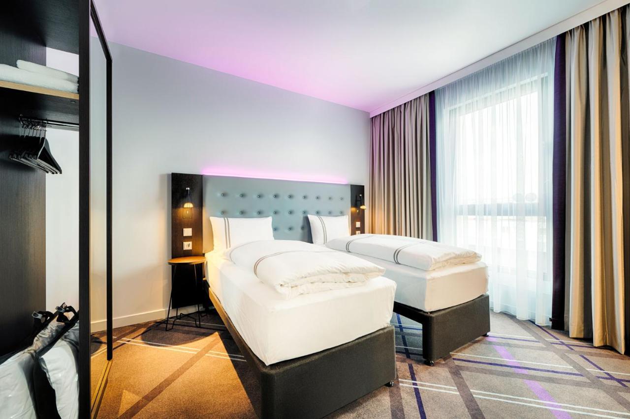 Premier Inn Berlin Airport Екстер'єр фото