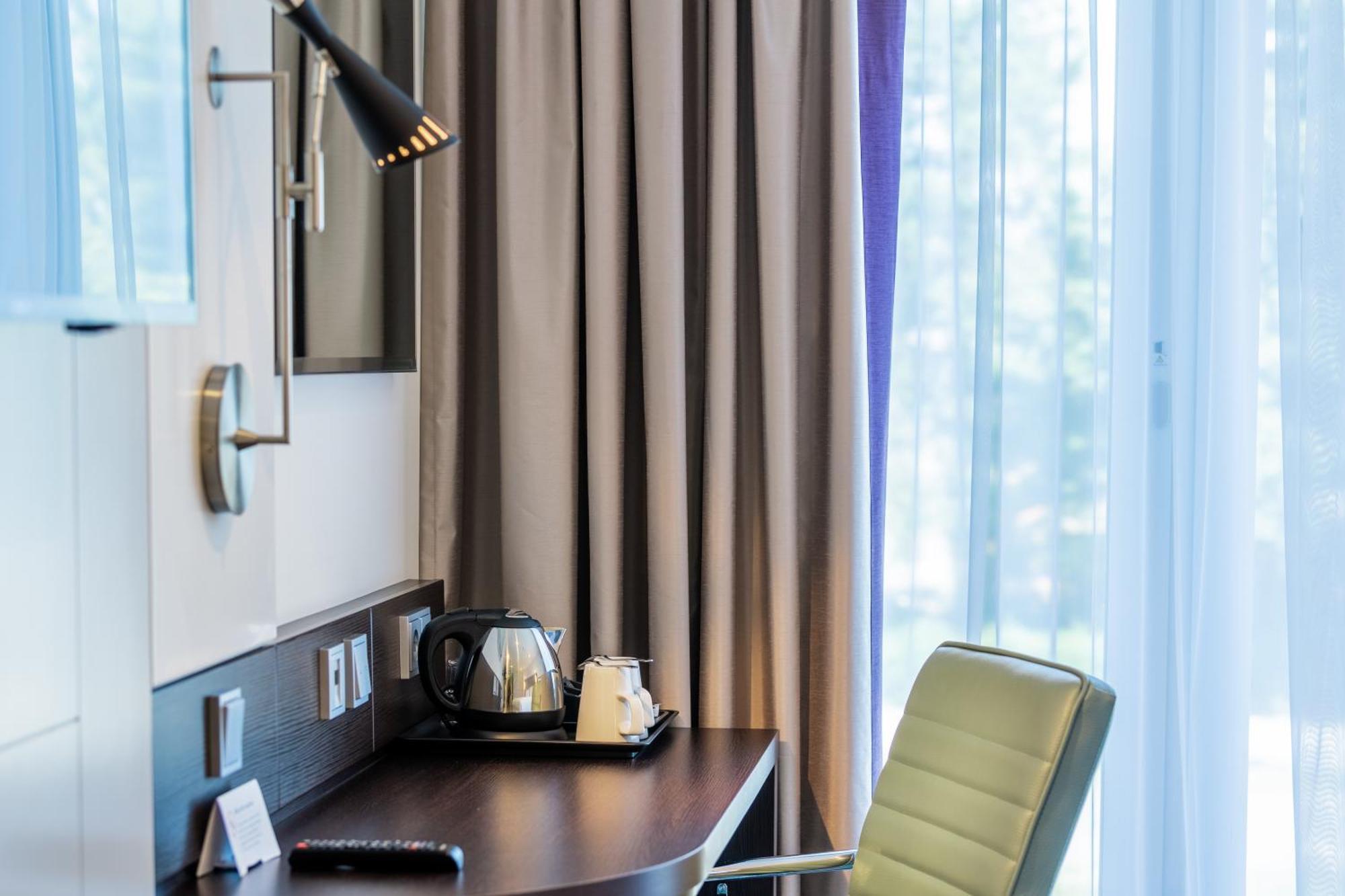 Premier Inn Berlin Airport Екстер'єр фото